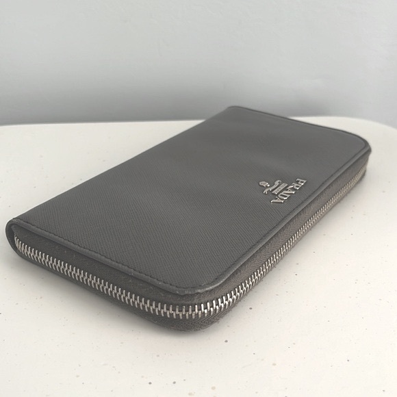 Prada Grey Leather Saffiano Zippy Wallet - Picture 5 of 11